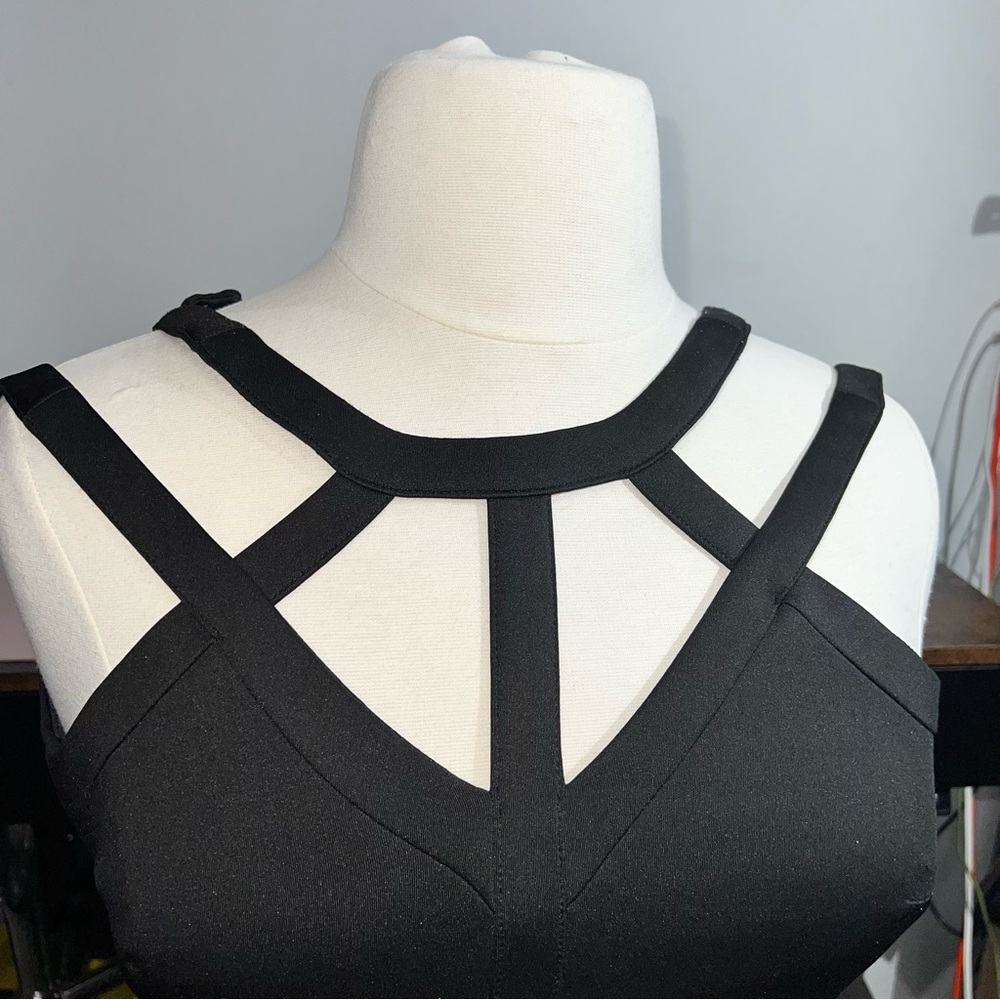 GUESS Dress‎ Women's Sheath w/Cutout Detail Size 0 Sexy Slim Fit